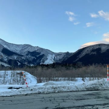 雪の稜線をなぞるとき