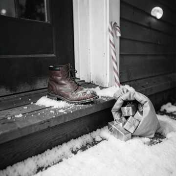 White Avenue Santa